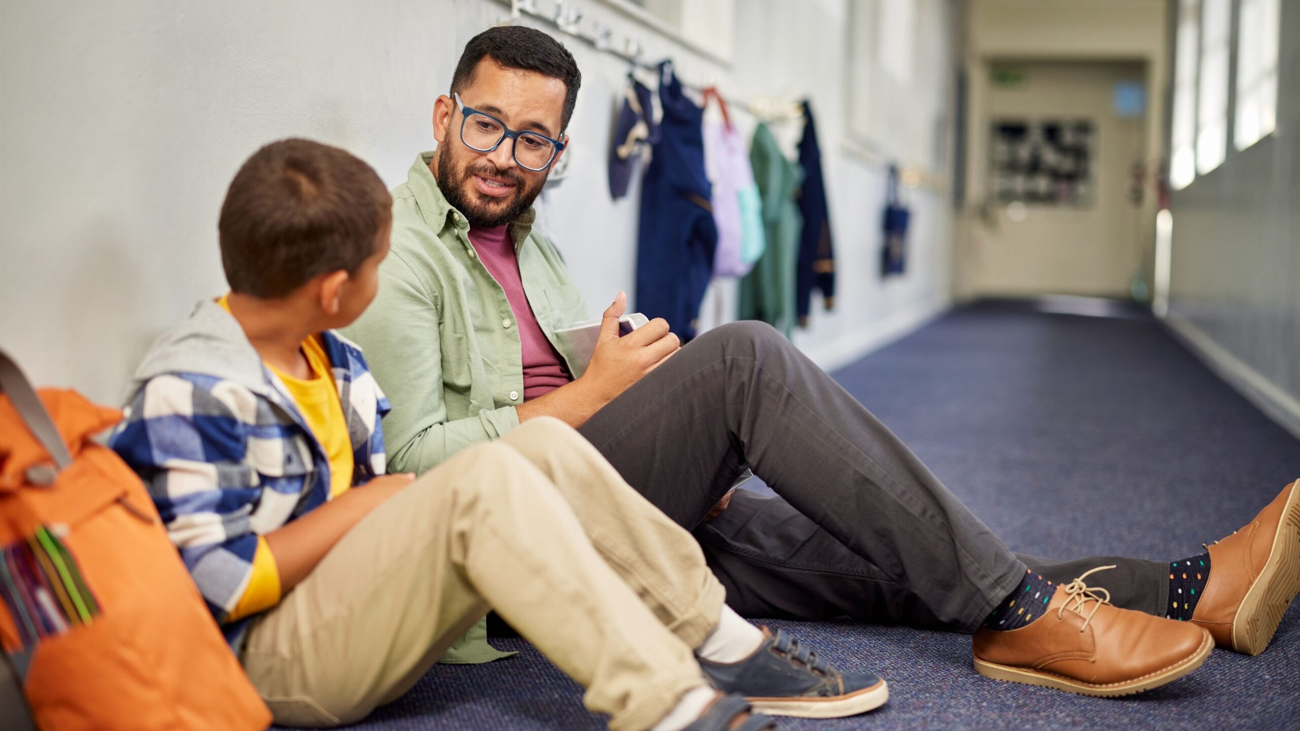 Bagaimana Kepemimpinan Sekolah yang Hebat Membentuk Pertumbuhan Guru