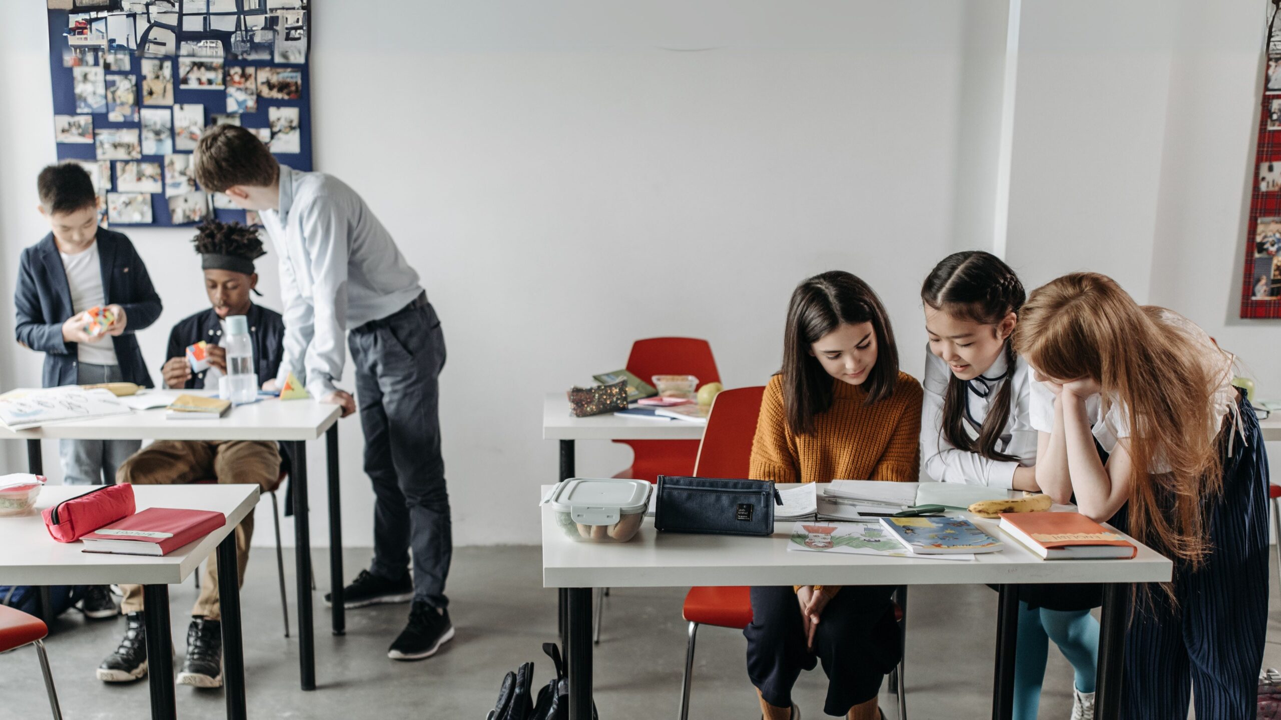 Bagaimana Manajemen Kelas Mendukung Perkembangan Holistik